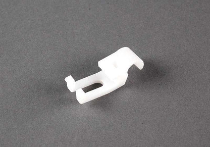 Clip de sujeción para gato OEM 71126764999 para BMW E46. Pieza del juego de herramientas de maletero. Original BMW.