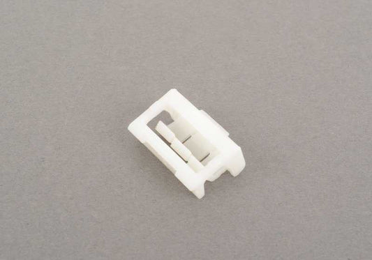 Clip sujeción modellatura esterna OEM 51138253271 per BMW E46 (316i Modelli, 318d) dal 2002 al 2005. BMW originale.