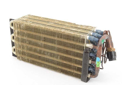 Evaporador de aire acondicionado OEM 64518391780 para BMW E30. Compatible con sistemas R12/R134A. Original BMW.