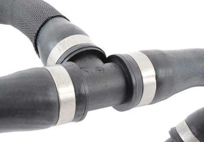 Tubo de refrigerante OEM 17127639029 para BMW X1 E84 xDrive20i y xDrive28i (todos los modelos compatibles). Original BMW.