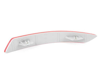 Catadióptrico trasero izquierdo OEM 63147210587 para BMW F06, F06N, F12, F12N, F13, F13N. Reflector trasero original BMW.