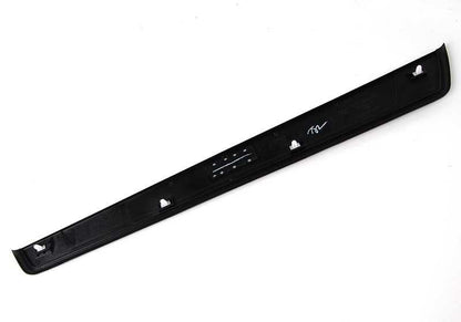 Embellecedor entrada puerta izquierda OEM 51477016653 para BMW Z4 {E85} Todos los modelos compatibles. Original BMW.