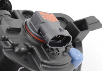 Right Crystal Antiniebla OEM 6317721688 for BMW F10 and F11. Compatible with 520d versions, 520i, Efficient Dynamics, manual and automatic change. Original BMW.