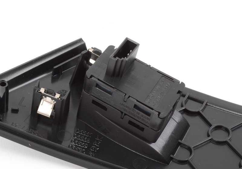 Interruttore posteriore Izquierdo OEM 61316951966 per BMW E60, E61. BMW originale.
