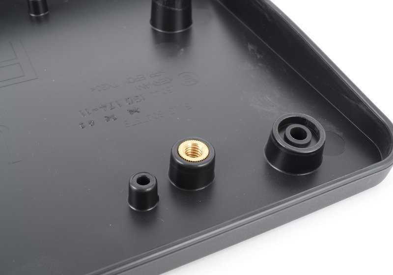 Soporte para matrícula OEM 51138047379 para BMW F10. Pieza original BMW.