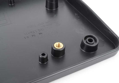 Soporte para matrícula OEM 51138047379 para BMW F10. Pieza original BMW.