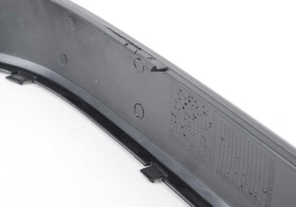 Moulage gauche pare-chocs avant 51111944177 pour la série BMW 5 E34. BMW d'origine.