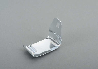Rechte Seite Verzierungen OEM 51121888284 für BMW E30 {316, 318i} (Modelle zwischen 1982 und 1988). Original BMW Stück.