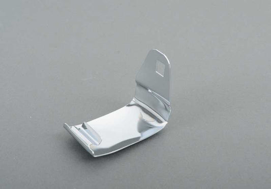 Embellecedor lateral derecho OEM 51121888284 para BMW E30 {316, 318i} (modelos entre 1982 y 1988). Pieza original BMW.