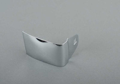 Rechte Seite Verzierungen OEM 51121888284 für BMW E30 {316, 318i} (Modelle zwischen 1982 und 1988). Original BMW Stück.
