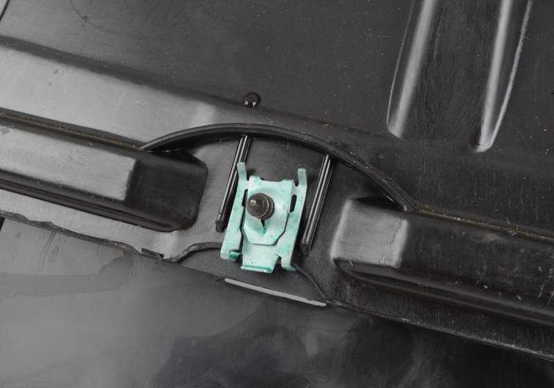 Cover / lower engine protection OEM 51758046340 for BMW E93. Original BMW.