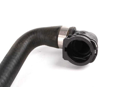 Manguito de refrigeración OEM 11537500752 para BMW X5 E53 4.4i y 4.6is. Compatible con motores M62 y M62S. Original BMW.