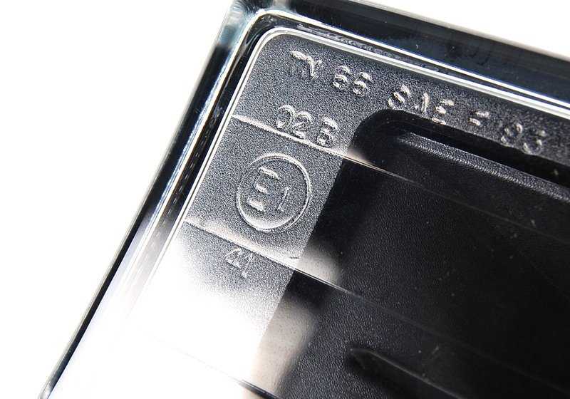 Antiniebla delantero izquierdo OEM 63178352023 para BMW E38 (728i, 730i) todos los modelos compatibles. Original BMW.