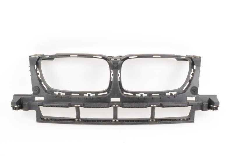 Attached, front center bumper M for BMW E83 LCI. Original BMW
