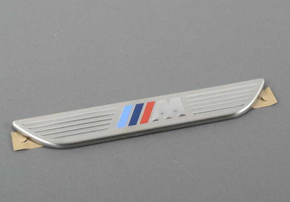Moldagem de entrada traseira do OEM 51477205265 para BMW X5 E70, X5 E70 LCI, X6 E71. BMW original.