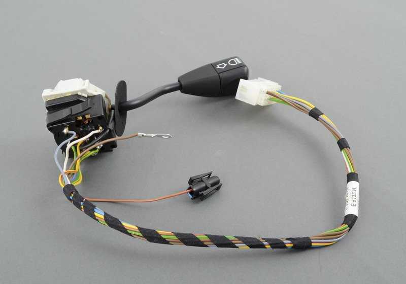 Interruptor mando luces y intermitentes OEM 61318356261 para BMW E34, E32. Original BMW.