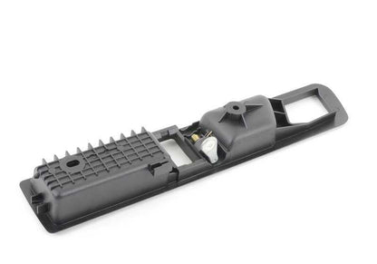 Poignée de porte intérieure droite pour la série BMW 5 E34 (OEM 51228137388). BMW d'origine.