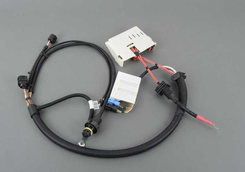 Cableado motor y módulo de transmisión OEM 12537598054 para BMW E82, E88, E92, E93 (135i y 335i con motor N55). Original BMW.