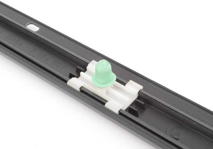 Moldura trasera izquierda puerta (imprimada) OEM 51137036707 para BMW Serie 5 E39 (520d, 520i) modelos fabricados entre 1996 y 2003. Original BMW.