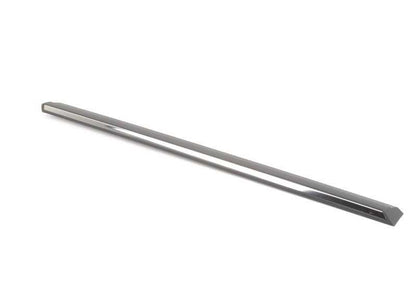Moldura defensa puerta trasera izquierda OEM 51131908685 para BMW Serie 7 E32 (modelos 730i, 730iL, 740i) fabricados entre 1986 y 1994. Original BMW.