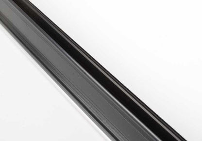 Moldura interior delantera derecha cromada OEM 51218203900 para BMW E39. Original BMW.