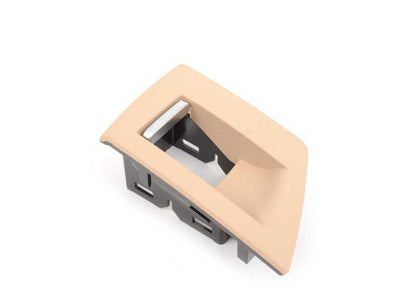 Embellecedor interruptor elevalunas izquierdo OEM 51417225891 para BMW F10, F10N, F11, F11N, F18. Color beige veneciano. Original BMW.