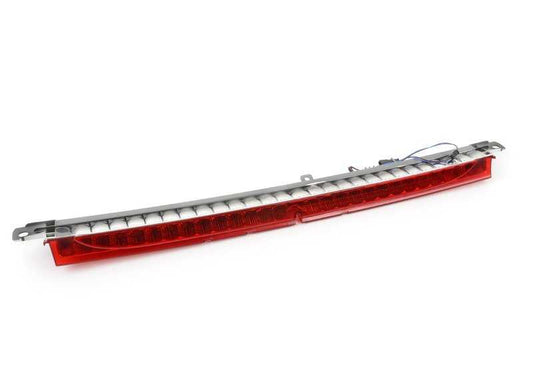 Tercer piloto de freno OEM 63257145669 para BMW Serie 3 E91 (316d, 316i, 318d) modelos fabricados entre 2008 y 2012. Compatible con versiones manuales y automáticas. Original BMW.