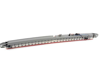 Tercer piloto de freno OEM 63257145669 para BMW Serie 3 E91 (316d, 316i, 318d) modelos fabricados entre 2008 y 2012. Compatible con versiones manuales y automáticas. Original BMW.