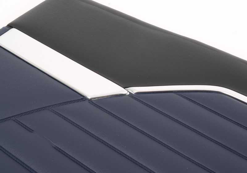 Panel interior de puerta derecha OEM 51411816860 para BMW E30 (todas las versiones de carrocería). Color azul marino/negro. Repuesto original BMW.