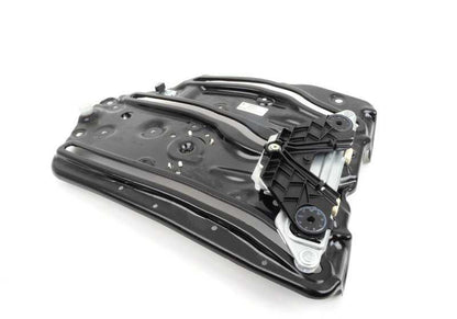 Elevador de ventanilla trasero derecho para BMW Serie 3 E93, E93N (OEM 51377198050). Original BMW