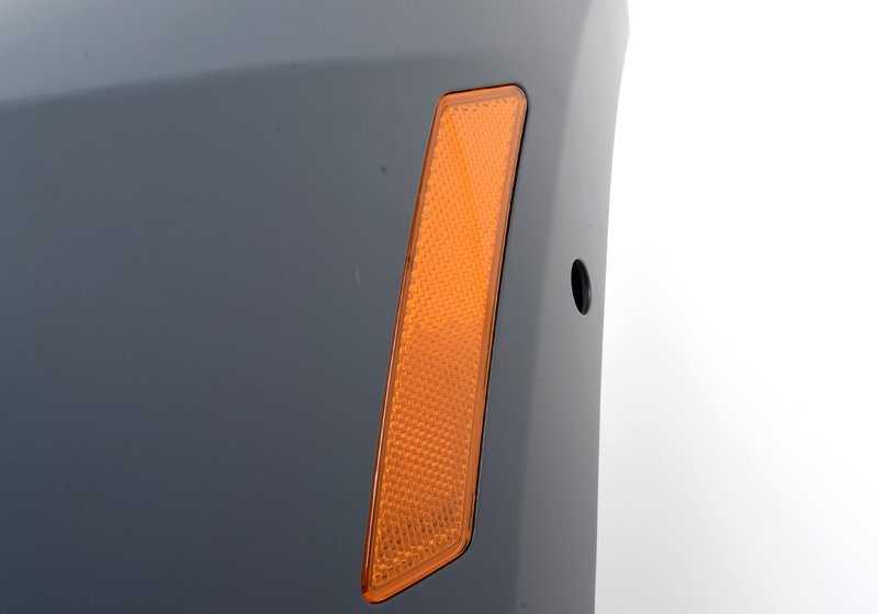 Parachoques delantero imprimado OEM 51118078568 para BMW F22, F23. Compatible con sensores PDC/PMA/US. Recambio original BMW.