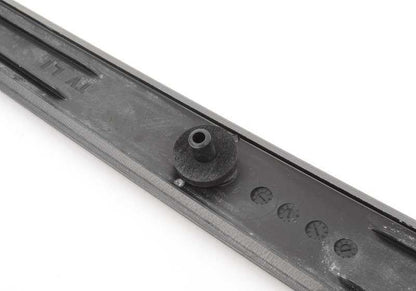 Moldura decorativa interior puerta delantera izquierda madera oscura OEM 51416983777 para BMW E60, E60N, E61, E61N. Original BMW.