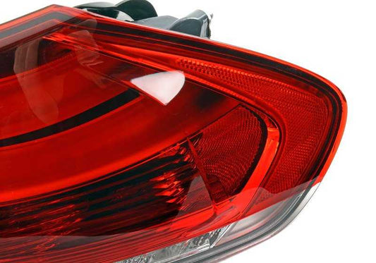 Piloto trasero derecho OEM 63217191778 para BMW E89 Z4. Luz trasera original BMW, ideal si se ha roto o no funciona bien la del lado derecho. Repuesto 100 % original BMW.