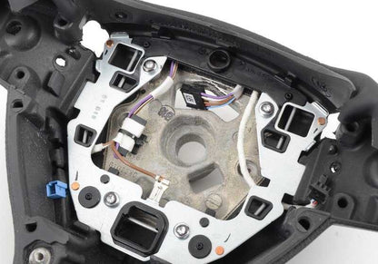 Volante sportivo in pelle con camme di scambio OEM 32337845947 per BMW F10 M5. BMW originale.