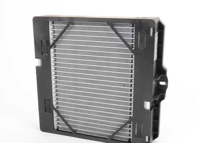 Radiador de líquido de arrefecimento deslocado para a esquerda para BMW F87N, F80, F87, F82, F83 (OEM 17112284603). BMW original