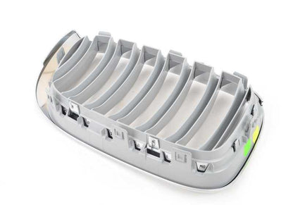 Rejilla delantera izquierda OEM 51137367421 para BMW F25, F26. Original BMW.