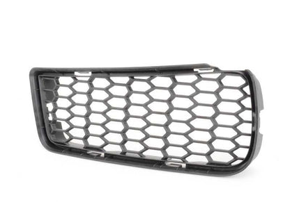 Rejilla de entrada de aire izquierda OEM 51118050505 para BMW F06, F12, F13. Original BMW.