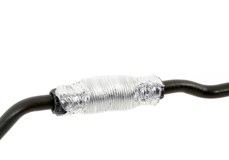 Tubería de retorno del radiador de aceite OEM 17227508029 para BMW E65 y E66 735i, 745i, 735Li, 745Li con motor N62. Original BMW.