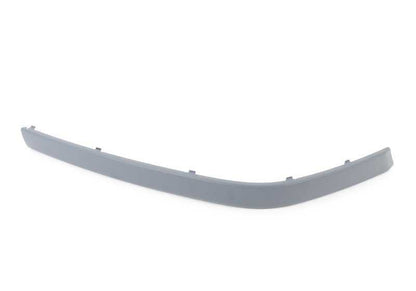 Moldura paragolpes delantera derecha imprimada OEM 51117043464 para BMW E65 y E66. Original BMW.