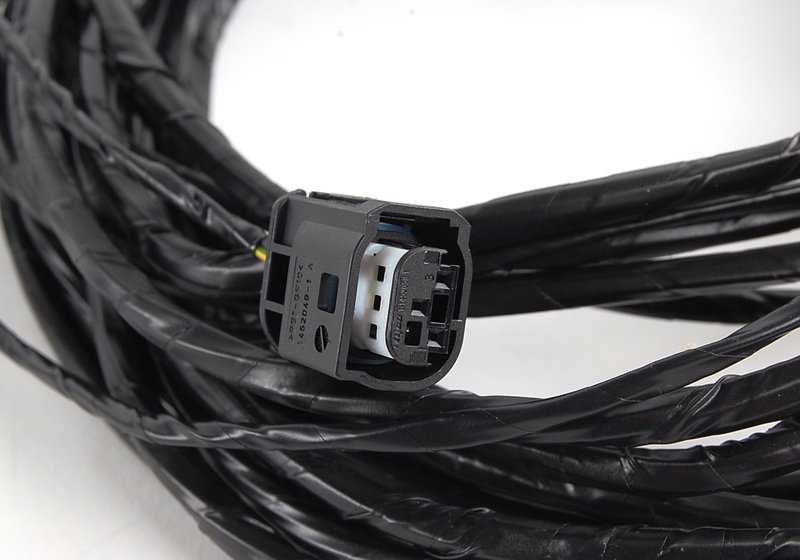 Cableado para sensores de aparcamiento delanteros PDC OEM 61120027997 para BMW Serie 5 E39. Recambio original BMW.