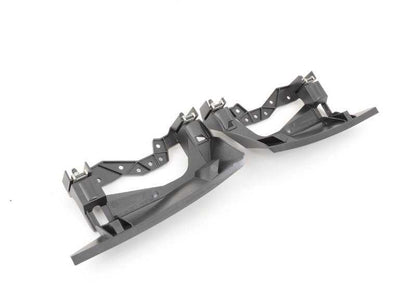 Soporte de fijación para faro OEM 63117379929 para BMW F80, F32, F33, F36, F82, F83. Original BMW.