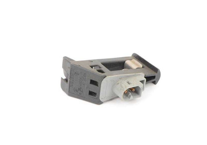 Interruptor cierre pestillo OEM 61311384858 para BMW E36, E34, E32, E31. Compatible con modelos como 316i, 318tds, entre otros. Pieza original BMW.