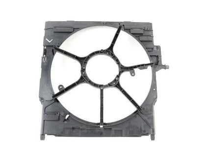Cadre du ventilateur pour BMW X5 E70, F15 et X6 E71, F16 (OEM 17428618245). BMW d'origine
