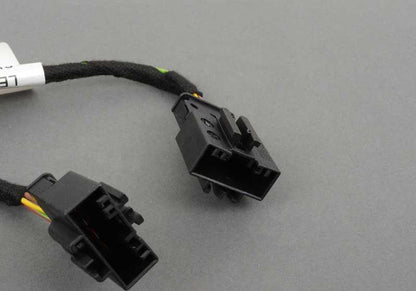 Kit de cableado para faros traseros LCI OEM 61122150786 para BMW E90, E91. Original BMW.