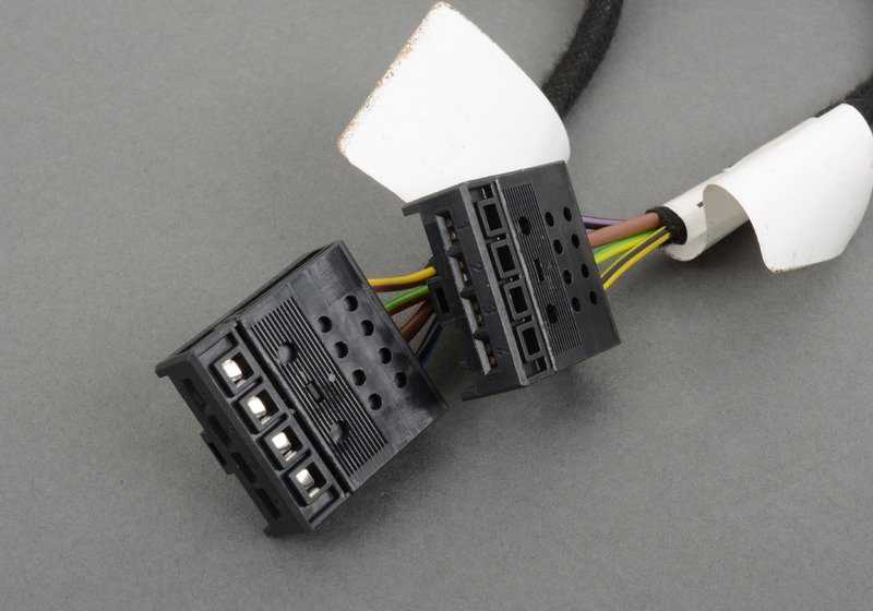 Kit de cableado para faros traseros LCI OEM 61122150786 para BMW E90, E91. Original BMW.