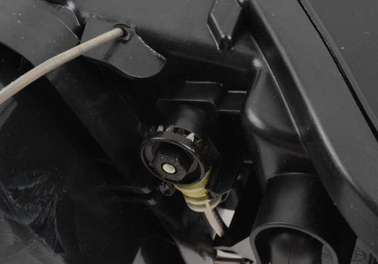Faro delantero derecho Bi-Xenón con acabado en cromado OEM 63127165720 para BMW Z4 E85. Original BMW.