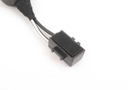 Micrófono OEM 84109298589 para BMW F90 (M5) y G30 (518d, 520d). Compatible con sistema manos libres. Pieza original BMW.