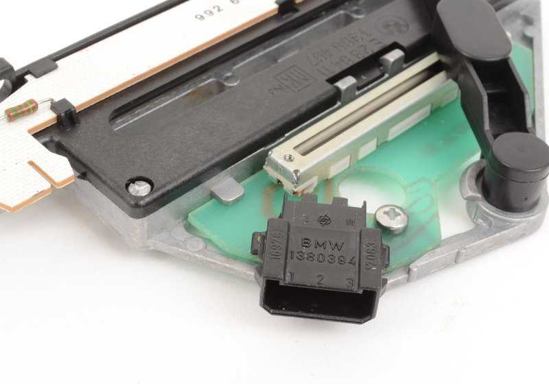 Leva di controllo OEM 6411137432 per BMW E24. BMW originale.