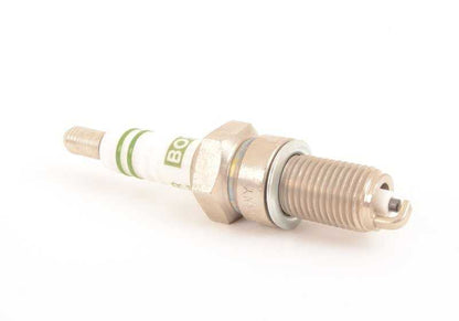 Bujía de encendido OEM 12129061882 para BMW E30, E28, E24, E23. Original BMW.