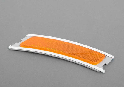 Reflector lateral derecho OEM 63147845430 para BMW F06, F12, F13. Original BMW.